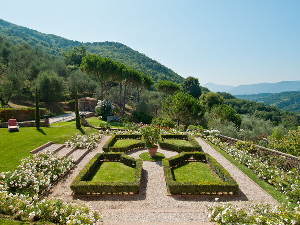 Park in der eleganten Villa bei Lucca in der Toskana