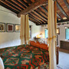 Himmelbett im Ferienhaus Macennere bei Lucca in der Toskana