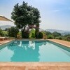 Blick vom Pool auf die Hügel des Latium vom Ferienhaus Madonna della Noce