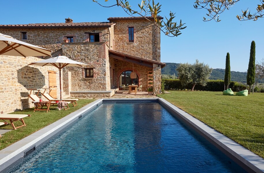 Ferienhaus in Italien mit Schwimmbad und Rasen