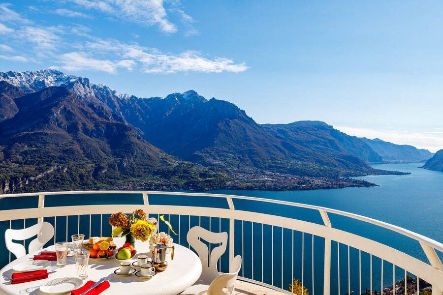 Villa Ponti Bellavista top terrace Lecco Arm and mountains