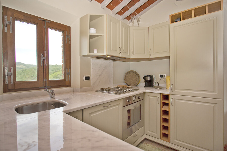 Auch die kleine Küche im Gästhaus des La Maccinaia ist voll ausgestattet