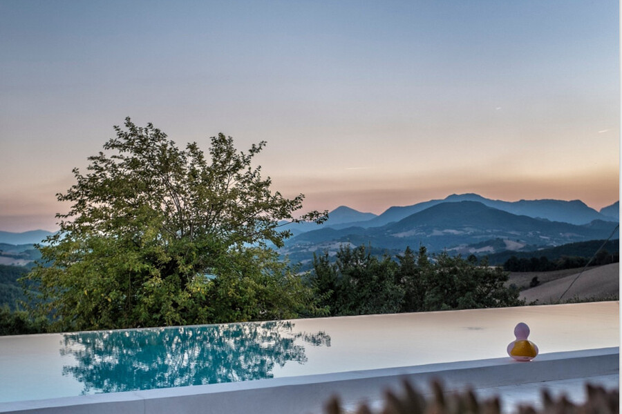 Private Pool in the holiday villa Ca Mattei in Le Marche