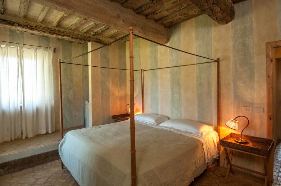 Geruhsamen Schlaf finden Sie in Ihrem Himmelbett in der Finca Il Lavacchio