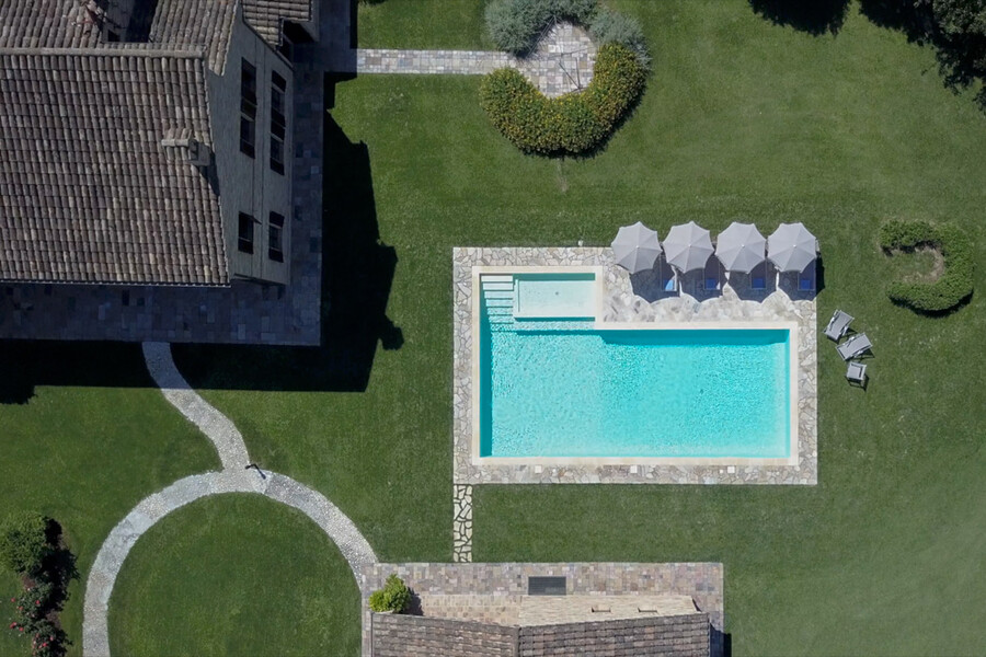Casa Morrovalle piscina2