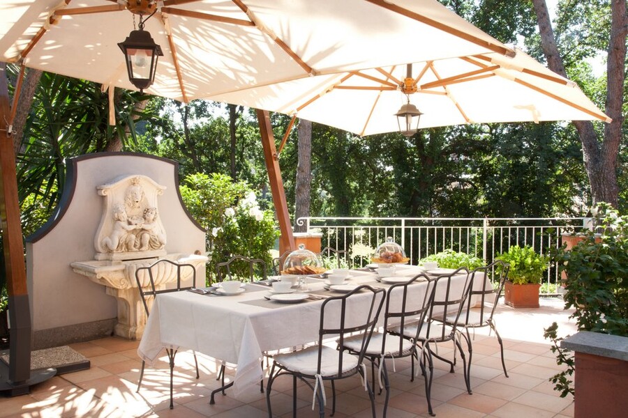 Villa Nocetta Roma Outdoors3