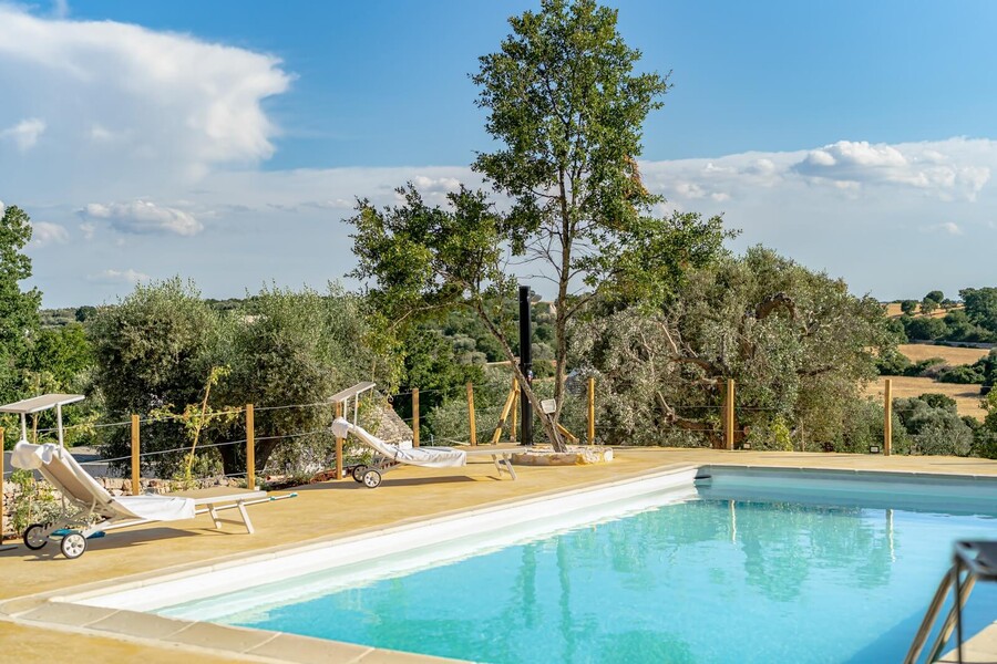 Trulli-of-stars-swimming-pool