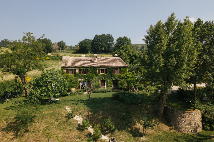 Casa Sorbolongo ein Steinhaus in Le Marche
