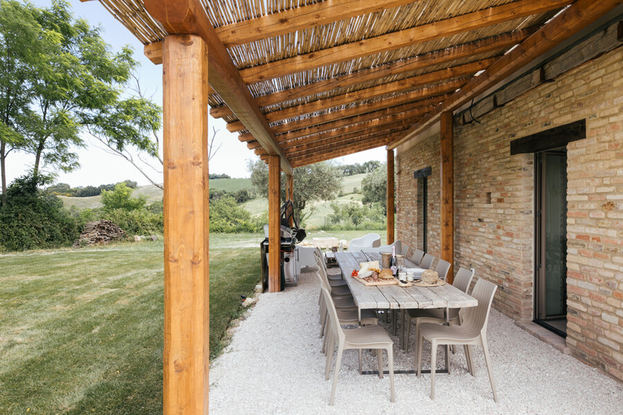 Überdachte Terrrasse im Ferienhaus in Le Marche Casa Fontegenga