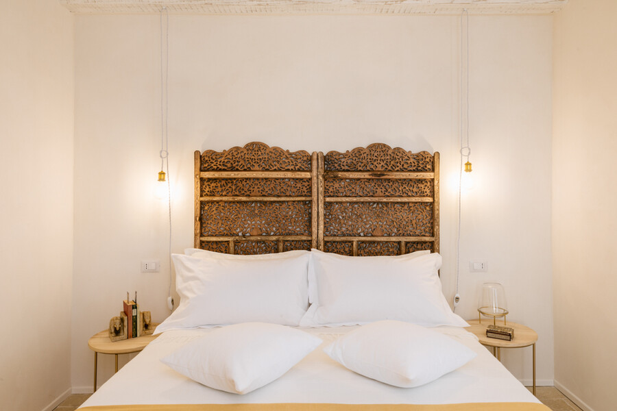 Elegantes Schlafzimmer mit Klimaanlage in der Villa La Melusina in den Marken