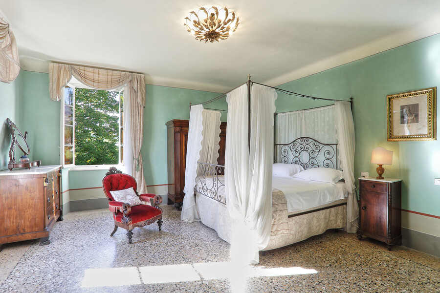 Auch die Schlafzimmer der Villa Clara sind im klassischen Stil gestaltet