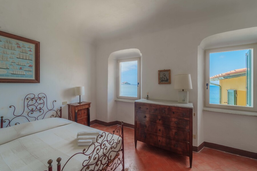 Mare Room