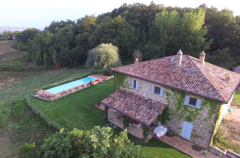 Ferienhaus in Umbrien mit Tennisplatz und Pool