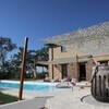 Pool zur Alleinnutzung mit Sonnensegel in der Casa Fontegenga in Le Marche