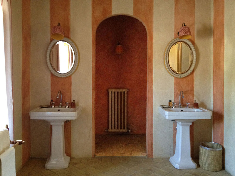 Auch die Ausstattung der Bäder unserer Villa in Montalcino ist edel und hochwertig