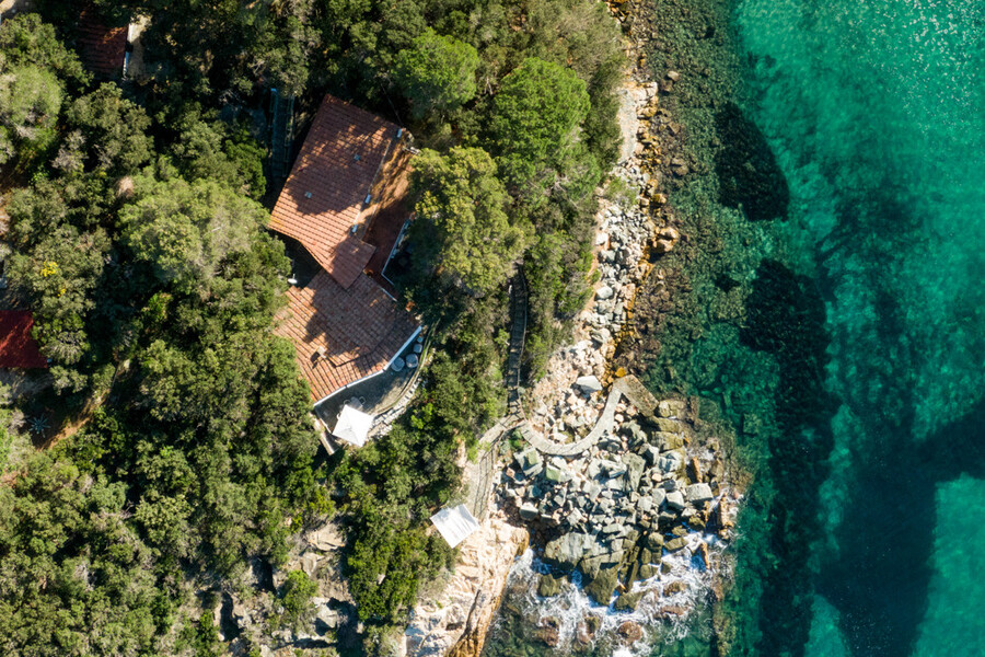 Türkises Meer an der Villa Procchio auf Elba