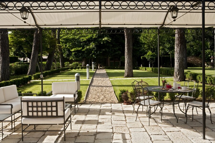 Villa Nocetta Roma Outdoors2