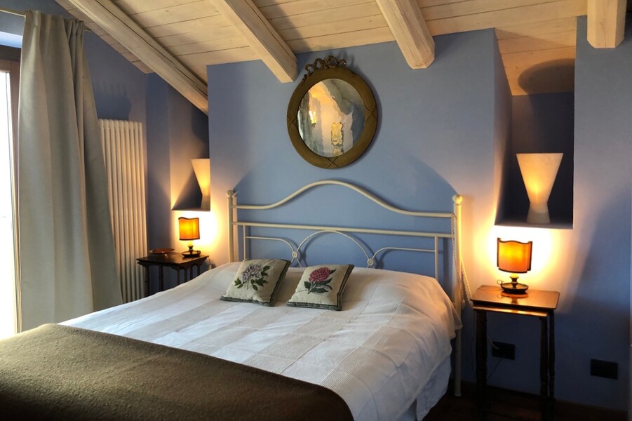 Schlafzimmer mit Charme in der Cascina Monferrato im Piemont