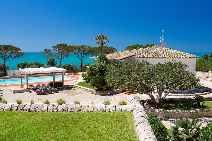 Villa Maya direkt am Meer im Süden von Sizilien