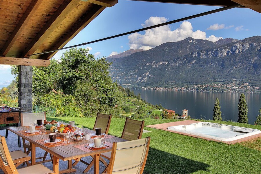 villa-sissi-external-table-and-lake