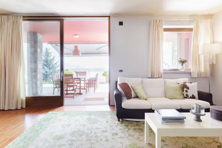 a1f9c5f5-5b05-42d5-8f4b-1a93b4382eb0.