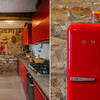 Küche mit Kühlschrank Smeg im Ferienhaus Cascina delle Langhe