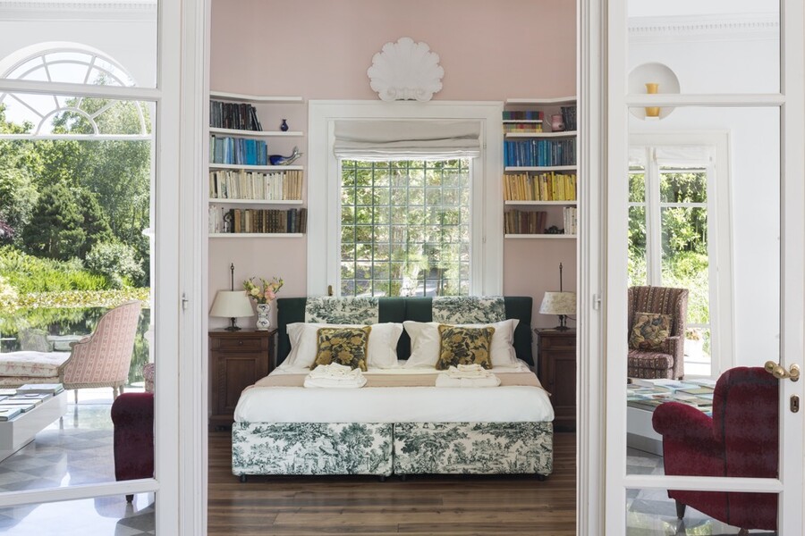 Villa Ottagonale  sleeping room pink