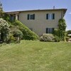 Villa Centolivi bei Pisa in der Toskana mit Rasen