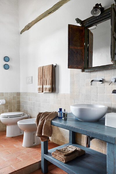 Stylisches Badezimmer im Ferienhaus Arco in Italien