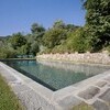 Privater Pool inmitten von Bäumen im Ferienhaus Bottino in Lucca