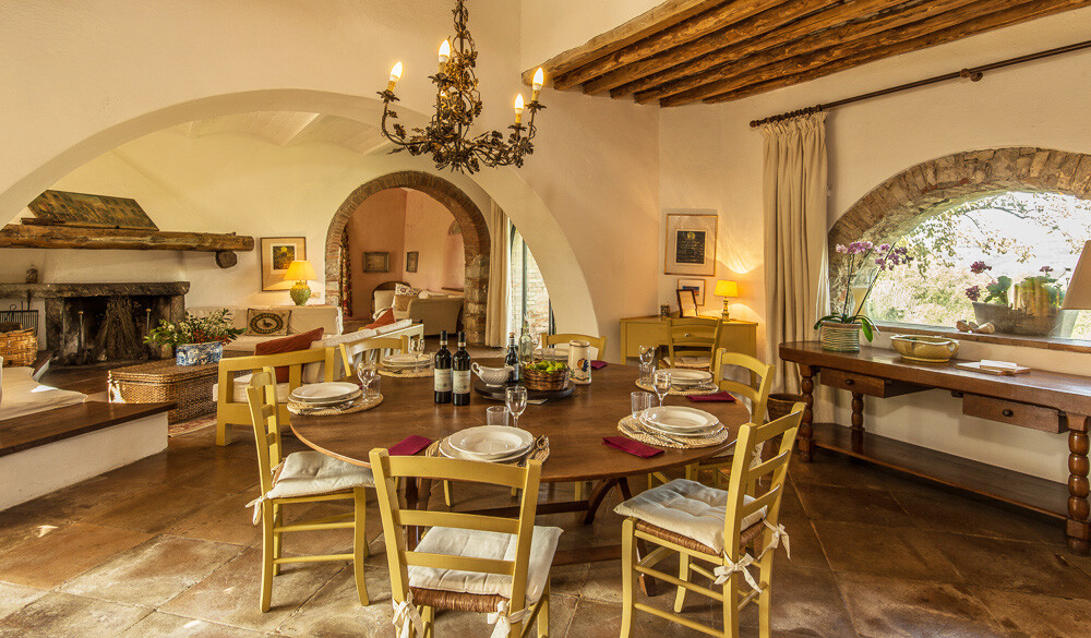 Elegantes Esszimmer im Ferienhaus in der Toskana Camporempoli