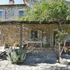Terrasse mit Gartenmöbeln im Ferienhaus monte cavallo in der Maremma