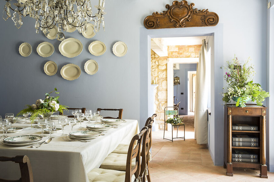 Elegantes Esszimmer im Ferienhaus Cascina Monferrato im Piemont