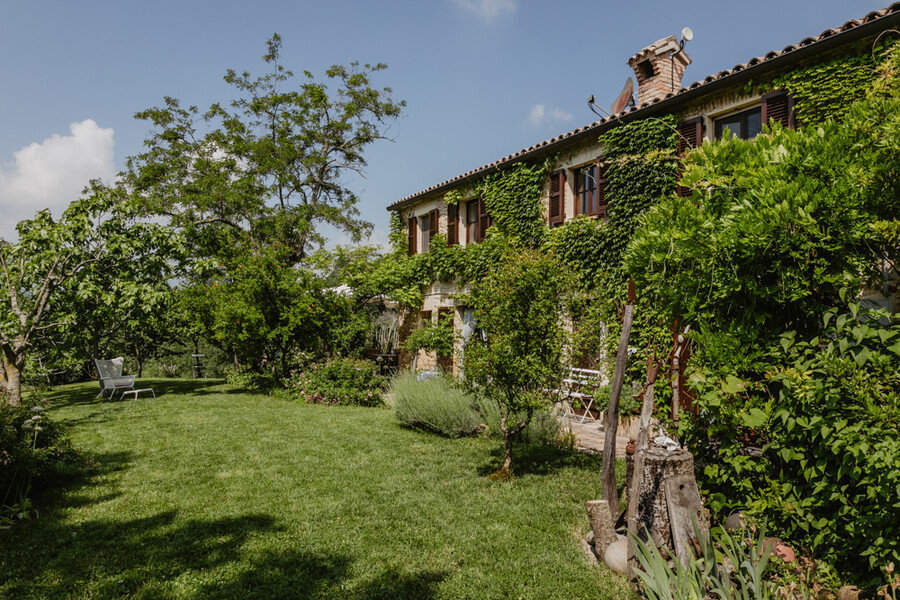 Steinhaus Casa Sorbolongo im Grünen der Region Le Marche