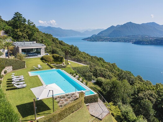 Villa Falcone am Lago Maggiore mit Infinity-Pool und Blick über den See