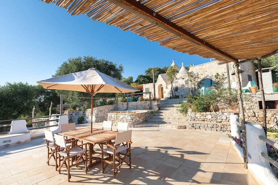 Trulli-of-stars-terrace-and-trulli-house