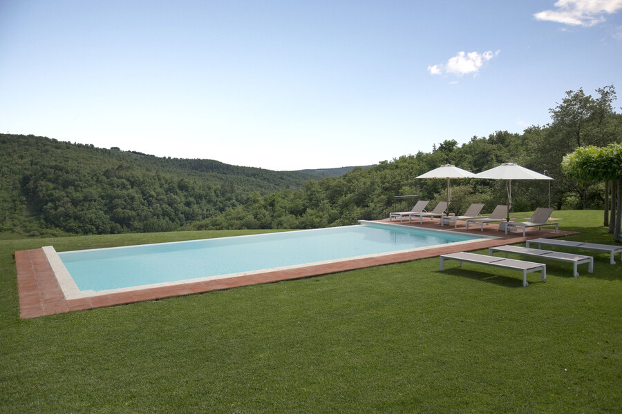 Ob Bahnen ziehen oder Planschen - der Pool des Ferienhaus La Maccinaia bietet Ihnen auf 12 x 6 Metern Platz