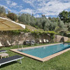 Privater Pool oberhalb des Landhauses Chiodo in der Toskana