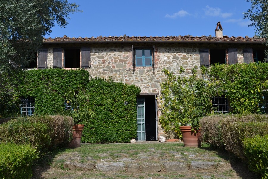 Charming country villa Macennere near Lucca in Tuscany